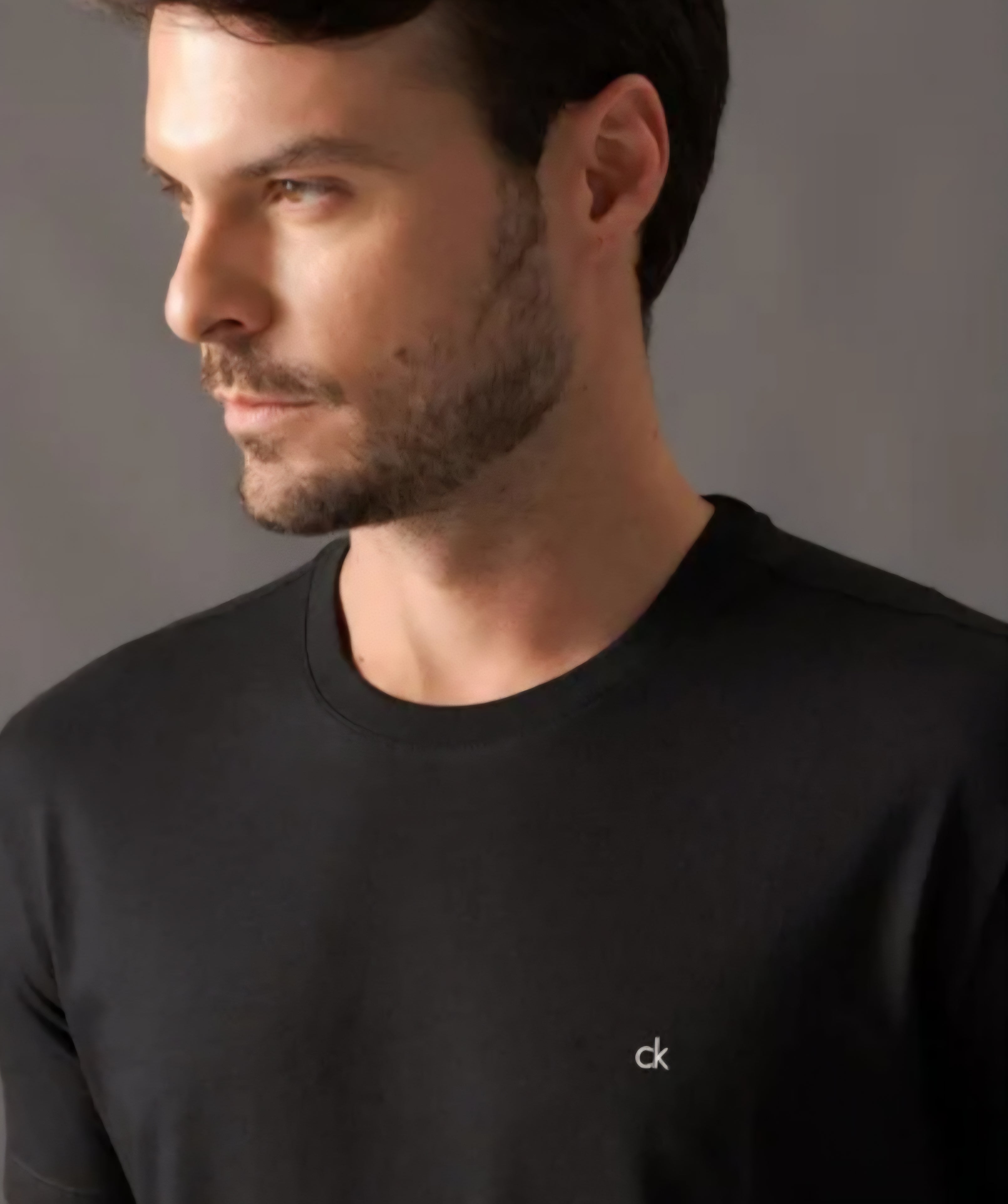 Camiseta Calvin Klein Masculina Básica Meia Malha Preta Logo CK