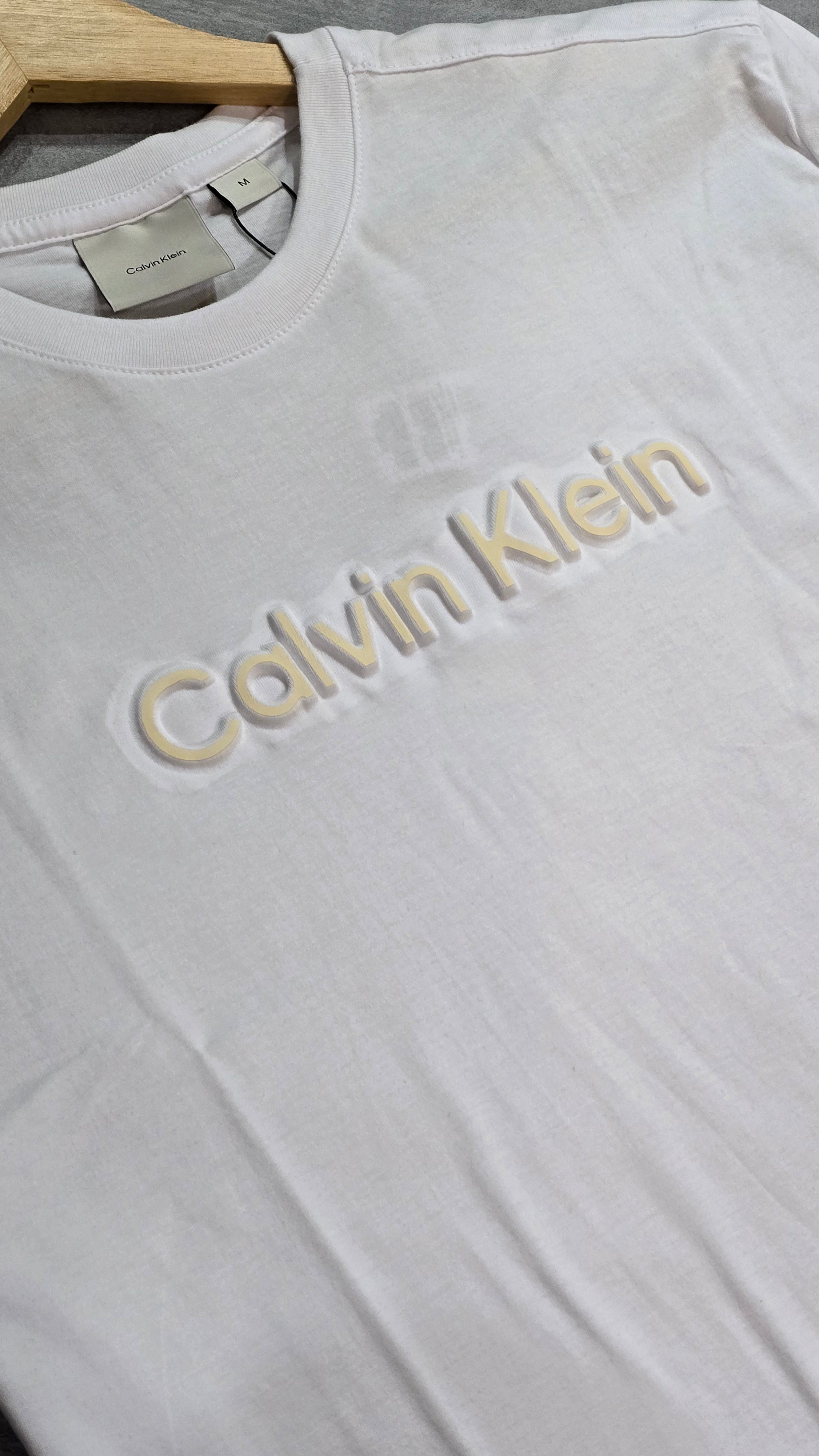Camiseta Calvin Klein Masculina Basic Lux Logo Branca