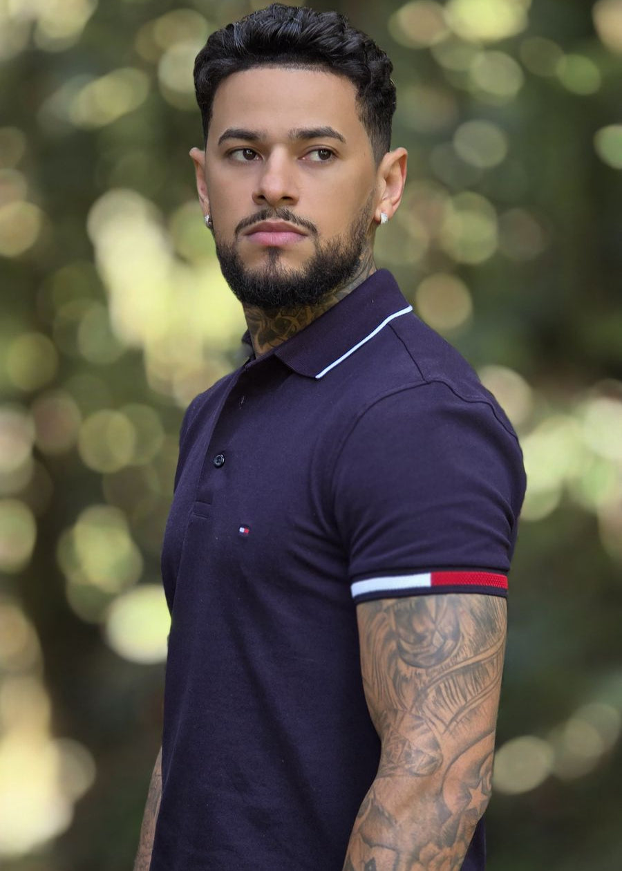 Polo Flag Cuff Slim Fit- Tommy Hilfiger em Algodão Orgânico.